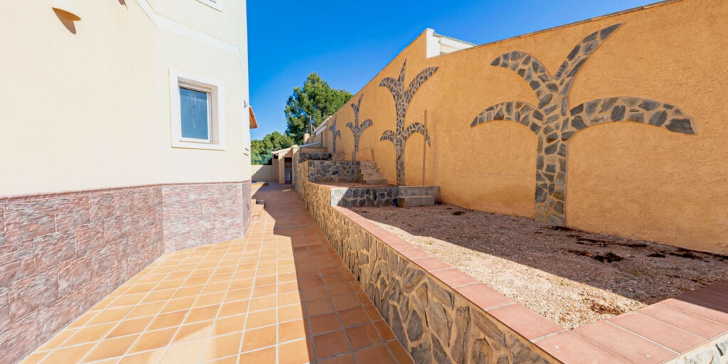 Detached Villa L'Alfás del Pi Alicante - image 7