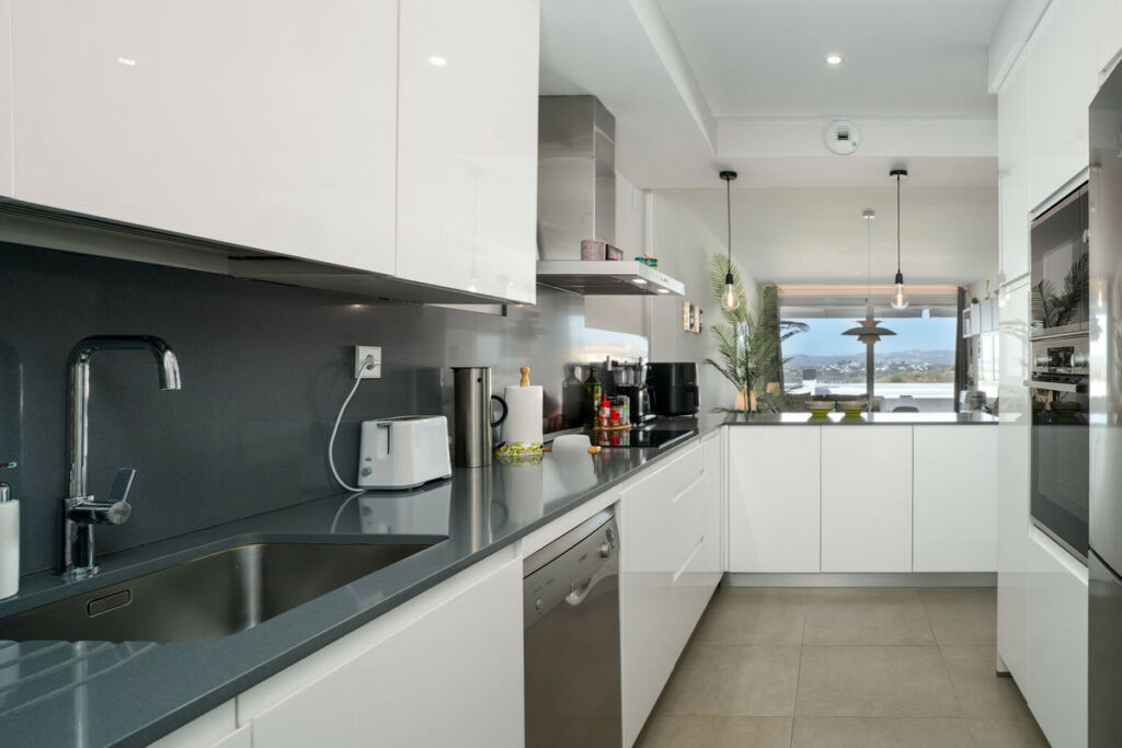 Middle Floor Apartment Torreblanca Málaga - image 6