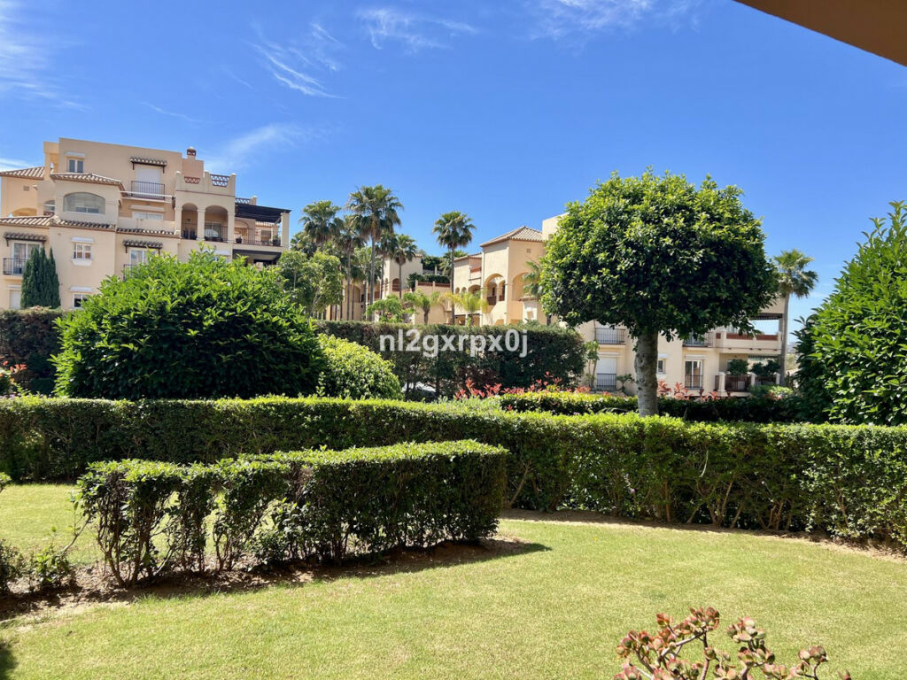 Ground Floor Apartment Benahavís Málaga - image 2