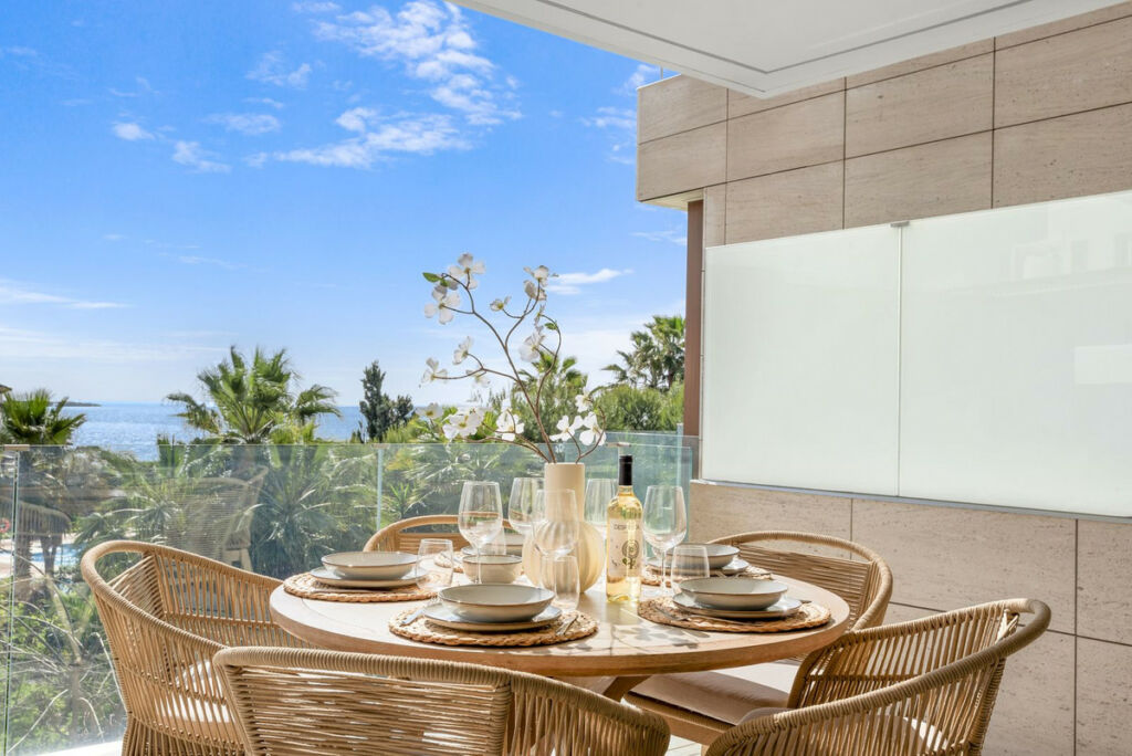 Middle Floor Apartment Estepona Málaga - image 6