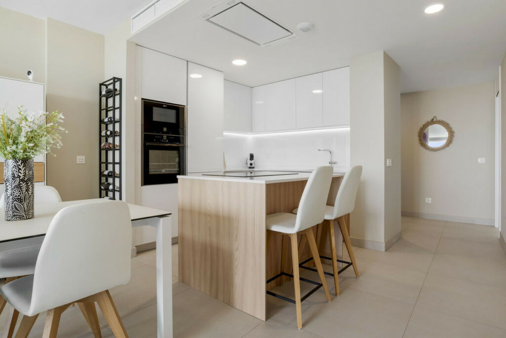 Middle Floor Apartment Calanova Golf Málaga - image 6