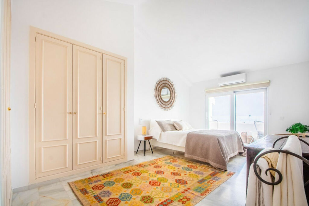 Top Floor Apartment La Mairena Málaga - image 6