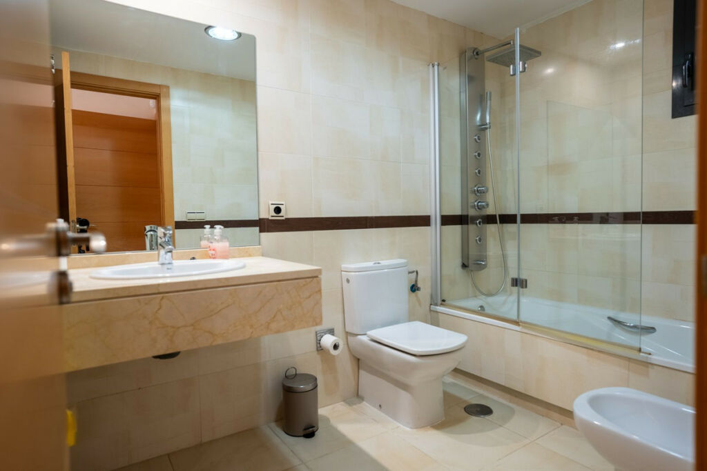 Ground Floor Apartment La Cala de Mijas Málaga - image 6