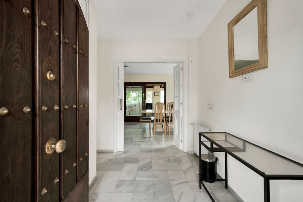 Detached Villa Elviria Málaga - image 6