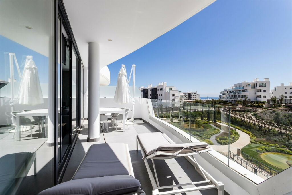 Middle Floor Apartment Higueron Málaga - image 6
