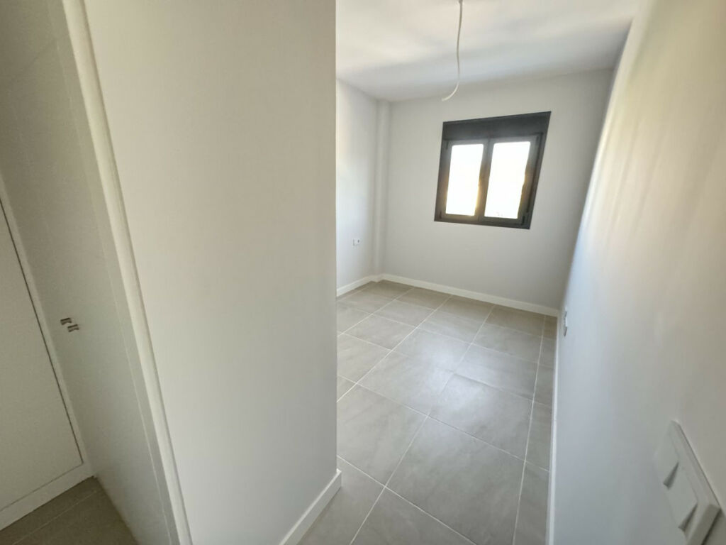 Middle Floor Apartment Estepona Málaga - image 6