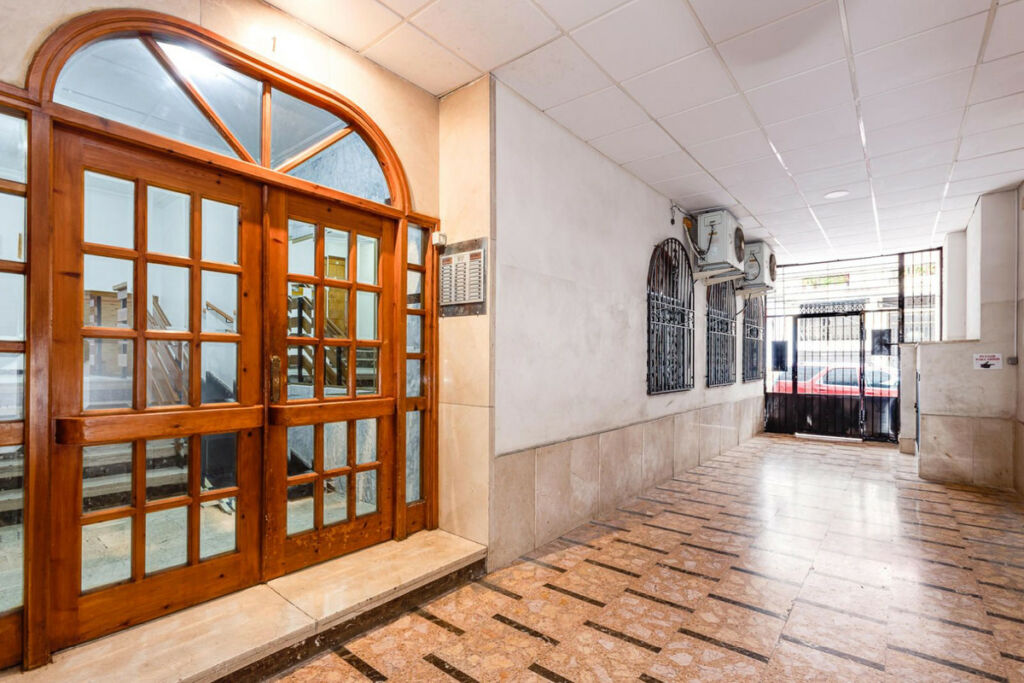 Middle Floor Apartment Torrevieja Alicante - image 6