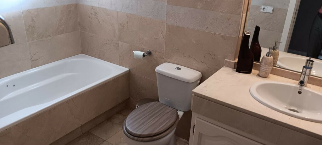 Middle Floor Apartment Marbella Málaga - image 6