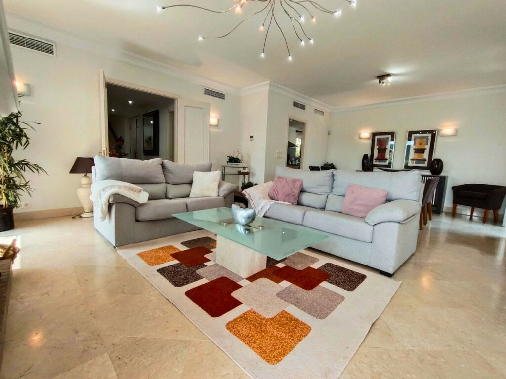Detached Villa Sotogrande Alto Cádiz - image 6