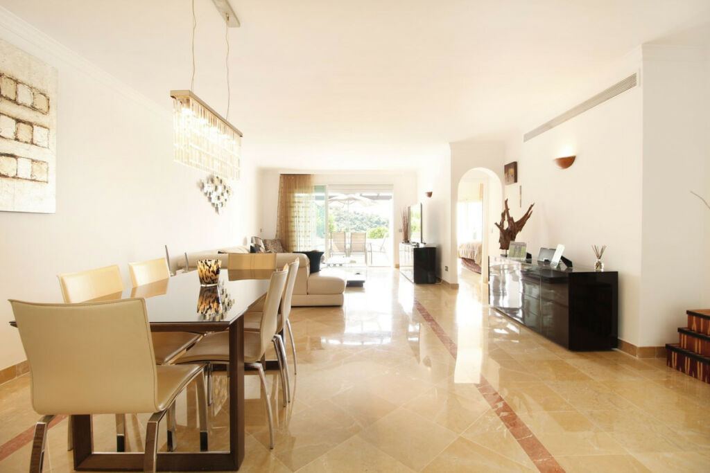 Ground Floor Apartment La Quinta Málaga - image 7