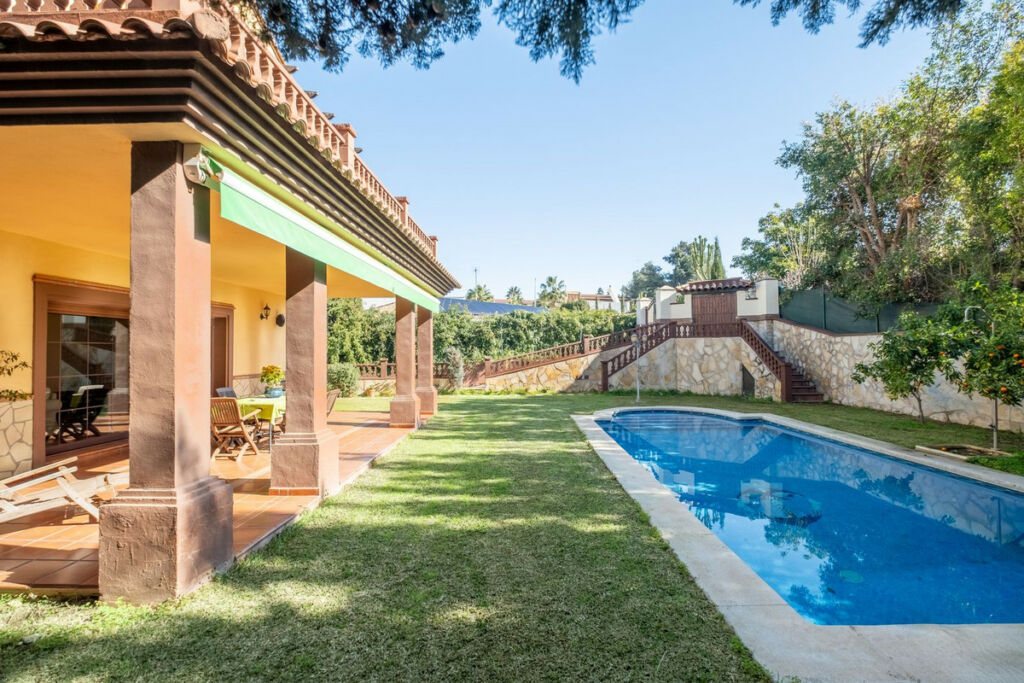 Detached Villa San Pedro de Alcántara Málaga - image 8