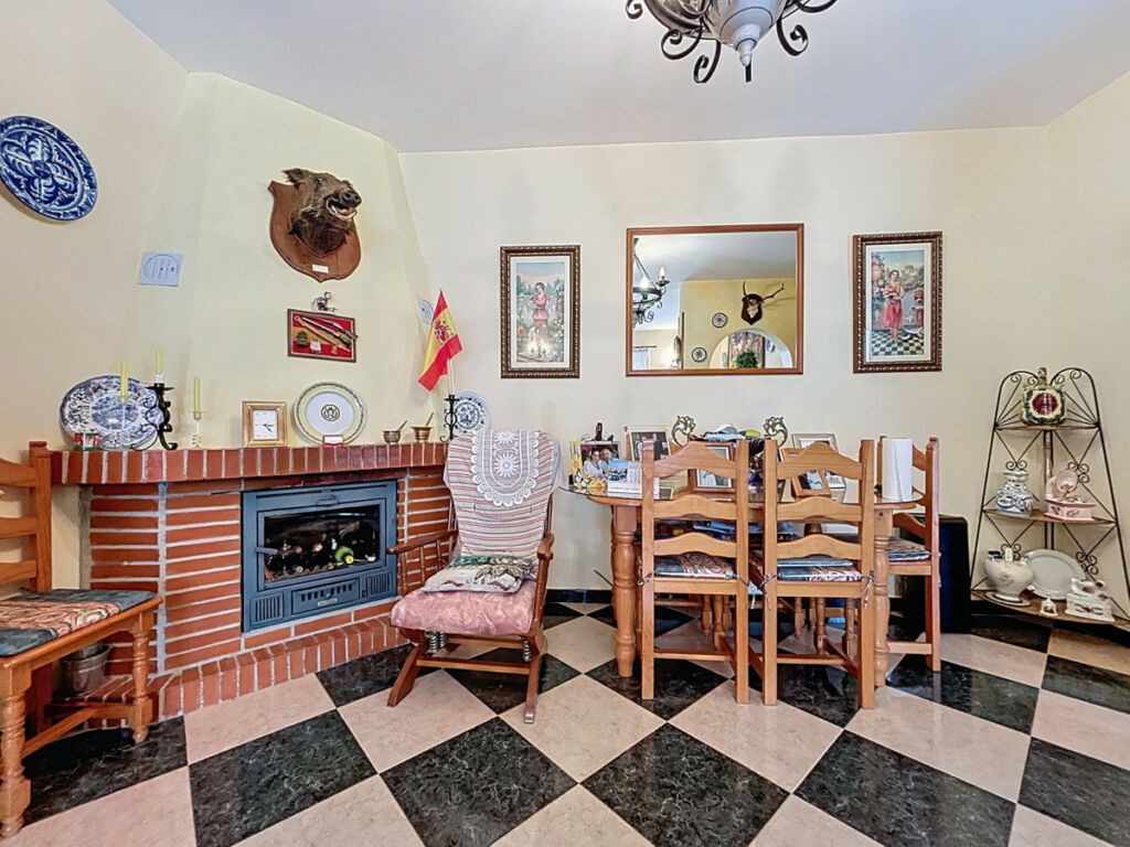 Detached Villa La Viñuela Málaga - image 6