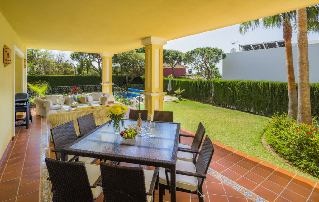 Detached Villa Elviria Málaga - image 6