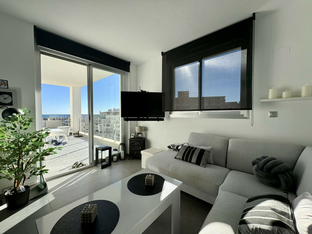 Middle Floor Apartment La Mata Alicante - image 6