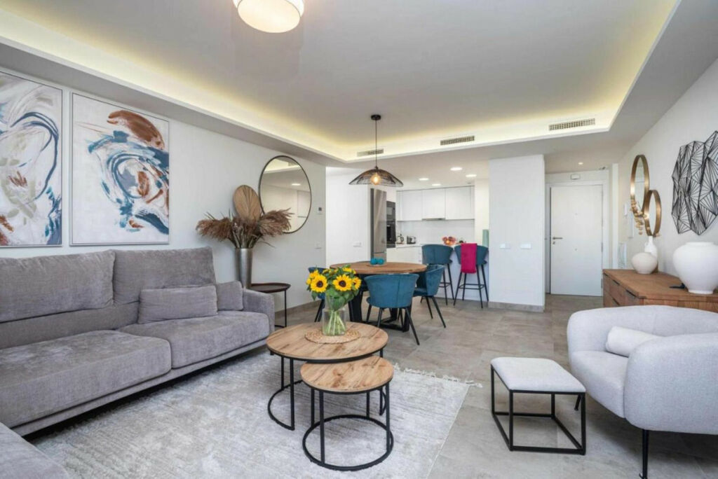 Middle Floor Apartment Estepona Málaga - image 6