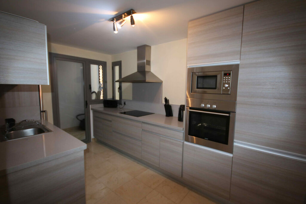 Middle Floor Apartment Benahavís Málaga - image 8