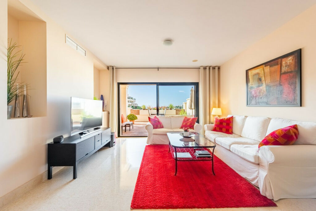Middle Floor Apartment Benahavís Málaga - image 6