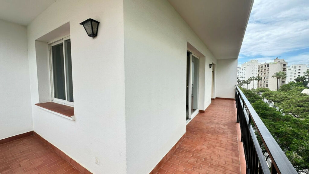 Middle Floor Apartment Marbella Málaga - image 6