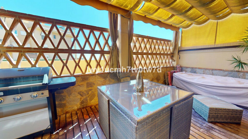 Ground Floor Apartment Cala del Moral Málaga - image 6