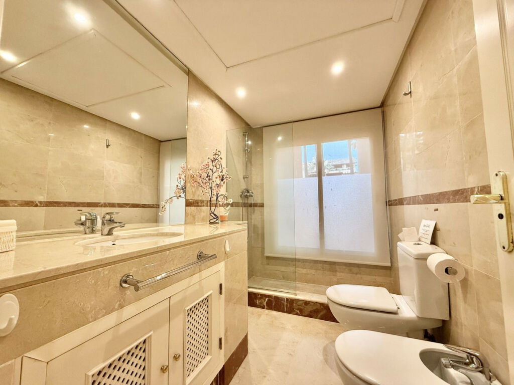 Ground Floor Apartment San Pedro de Alcántara Málaga - image 6