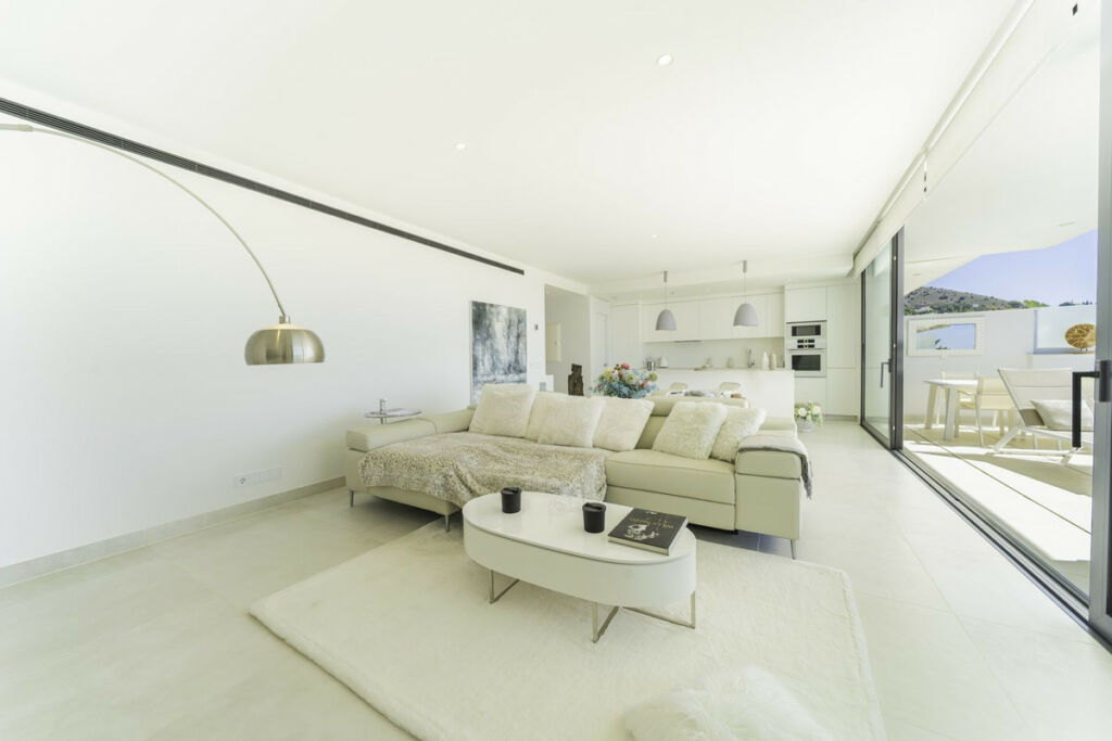 Top Floor Apartment Fuengirola Málaga - image 6