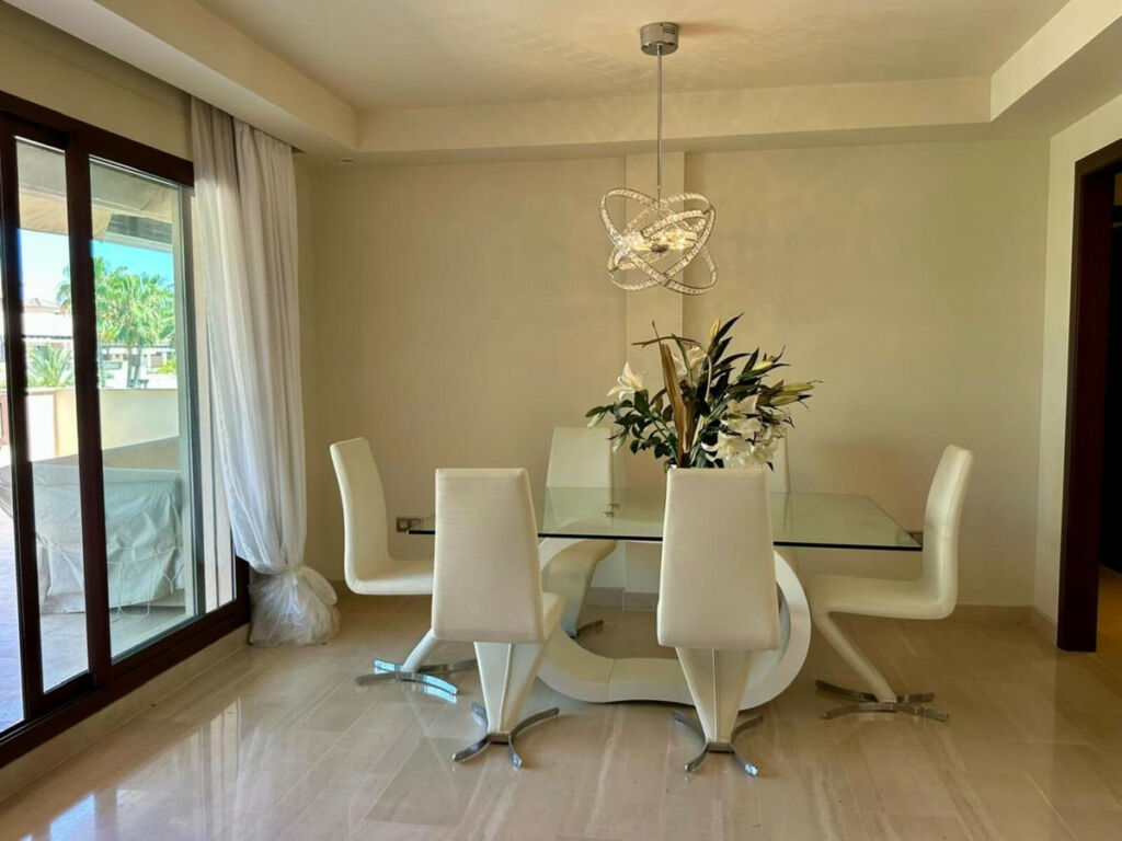 Penthouse Duplex Nueva Andalucía Málaga - image 2
