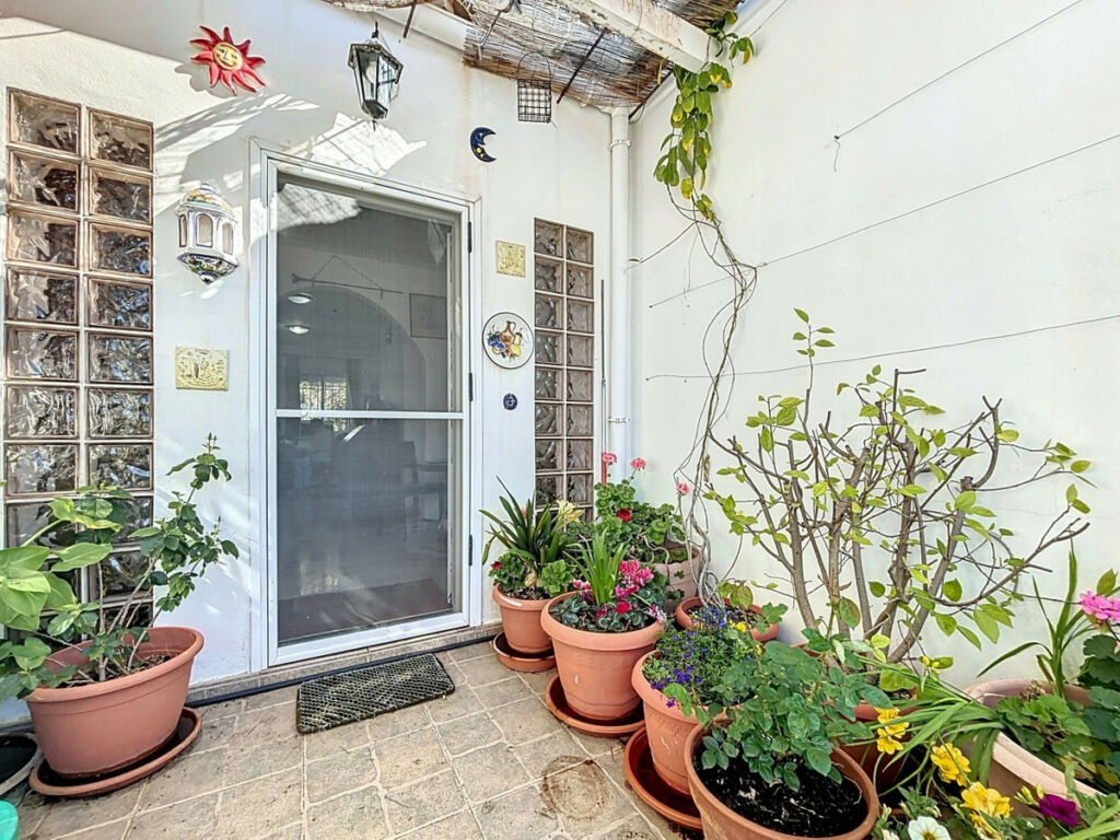 Detached Villa Canillas de Aceituno Málaga - image 6