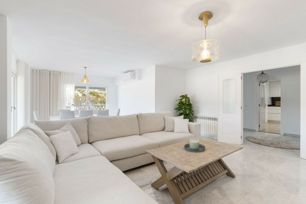 Penthouse Nueva Andalucía Málaga - image 6