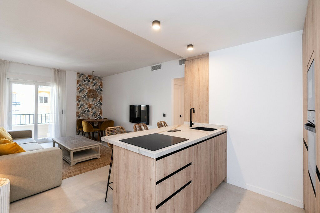 Middle Floor Apartment Marbella Málaga - image 6