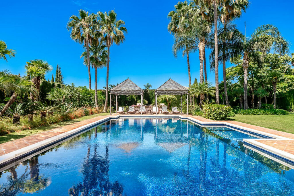 Detached Villa Sierra Blanca Málaga - image 6