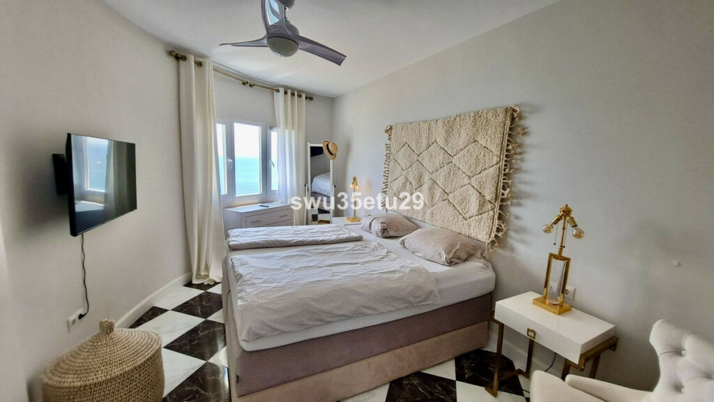 Middle Floor Apartment Calahonda Málaga - image 6