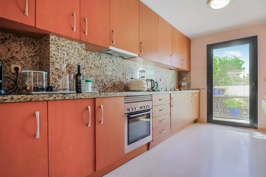 Middle Floor Apartment Benahavís Málaga - image 6