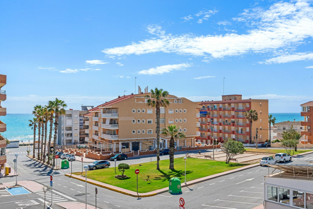 Middle Floor Apartment Guardamar del Segura Alicante - image 6