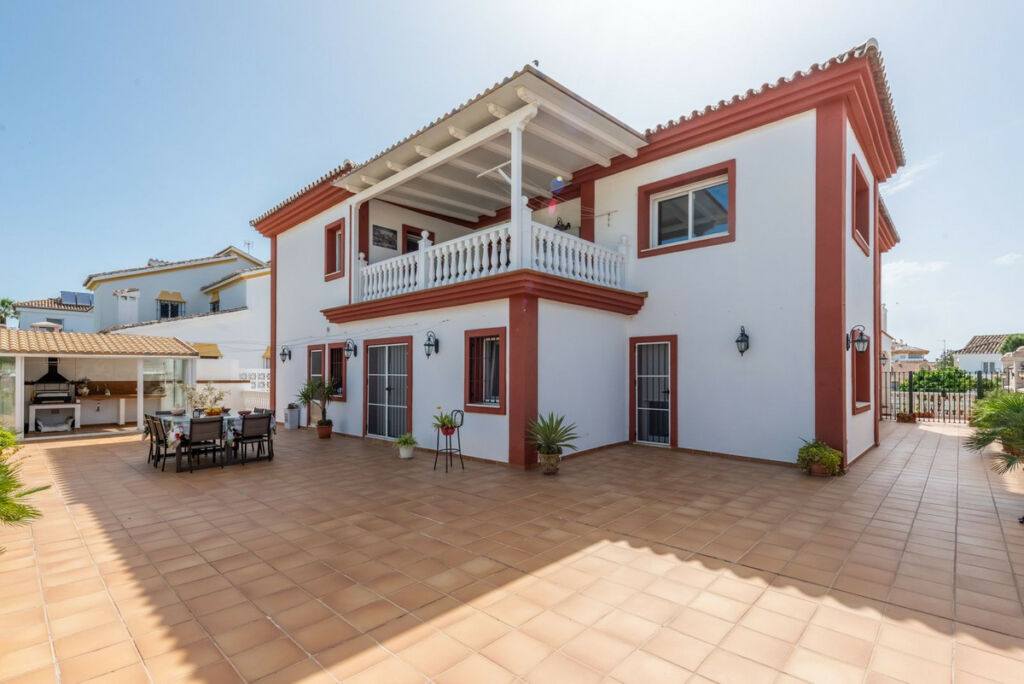 Detached Villa San Pedro de Alcántara Málaga - image 6