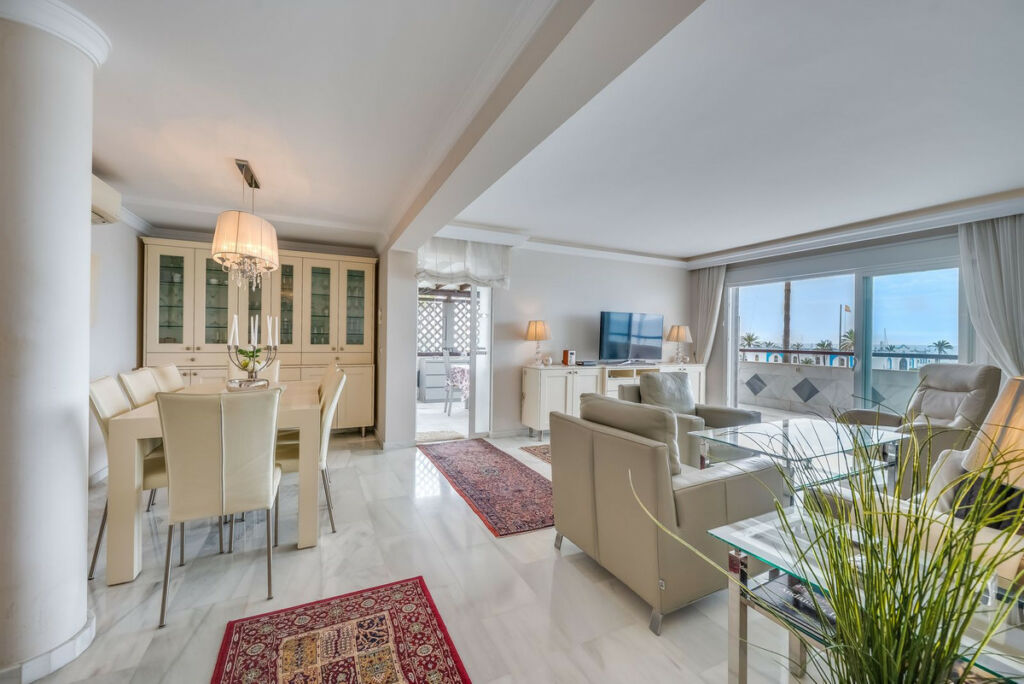 Middle Floor Apartment Marbella Málaga - image 6