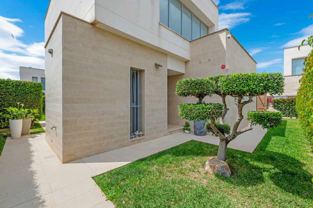 Detached Villa Vista Bella Golf Alicante - image 6