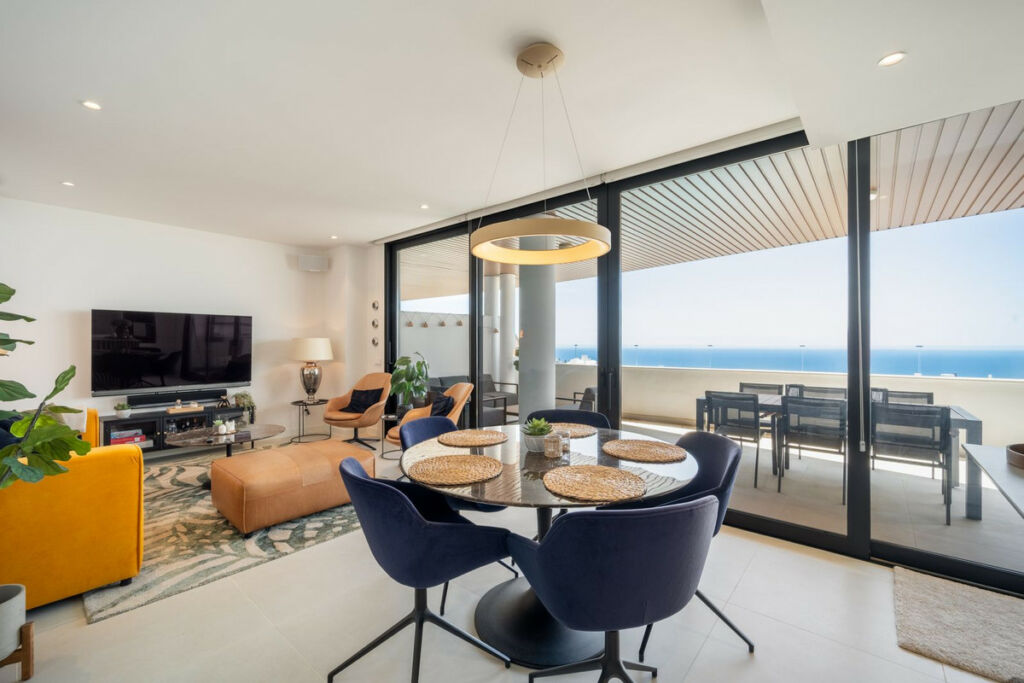 Middle Floor Apartment Fuengirola Málaga - image 6