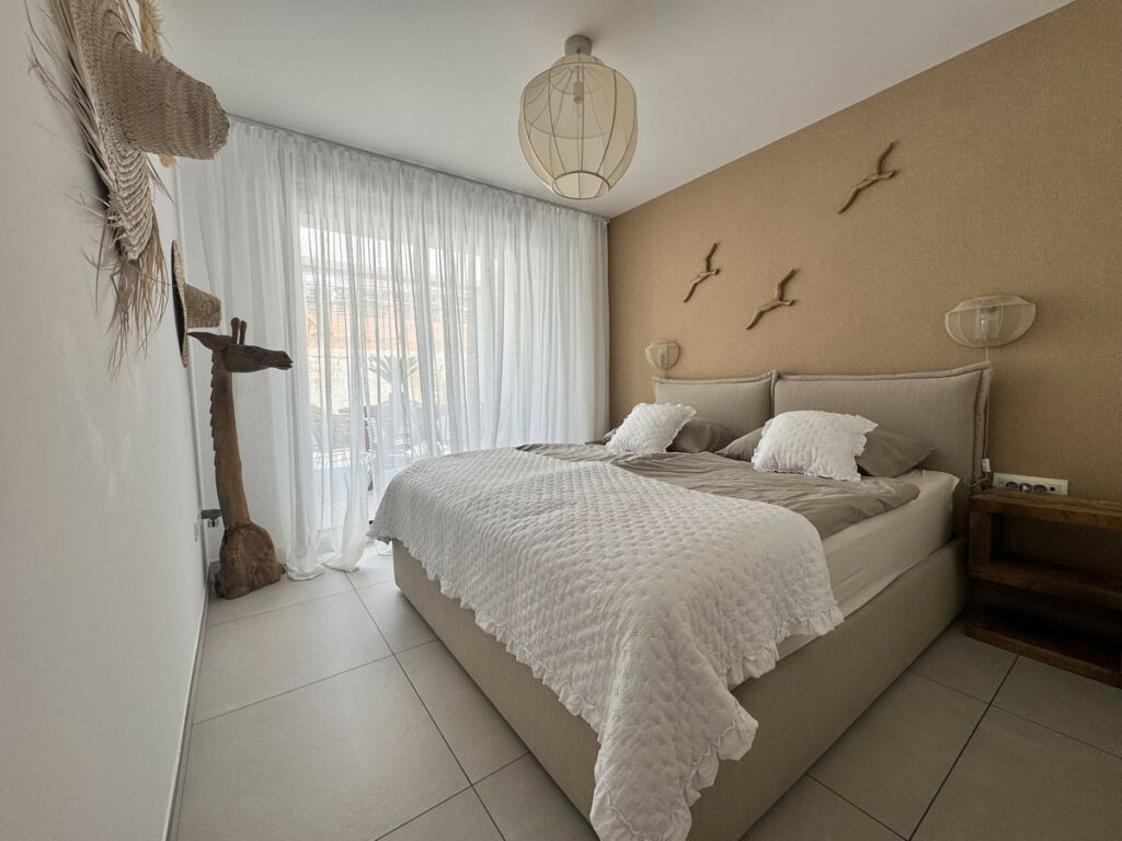 Middle Floor Apartment Elviria Málaga - image 6