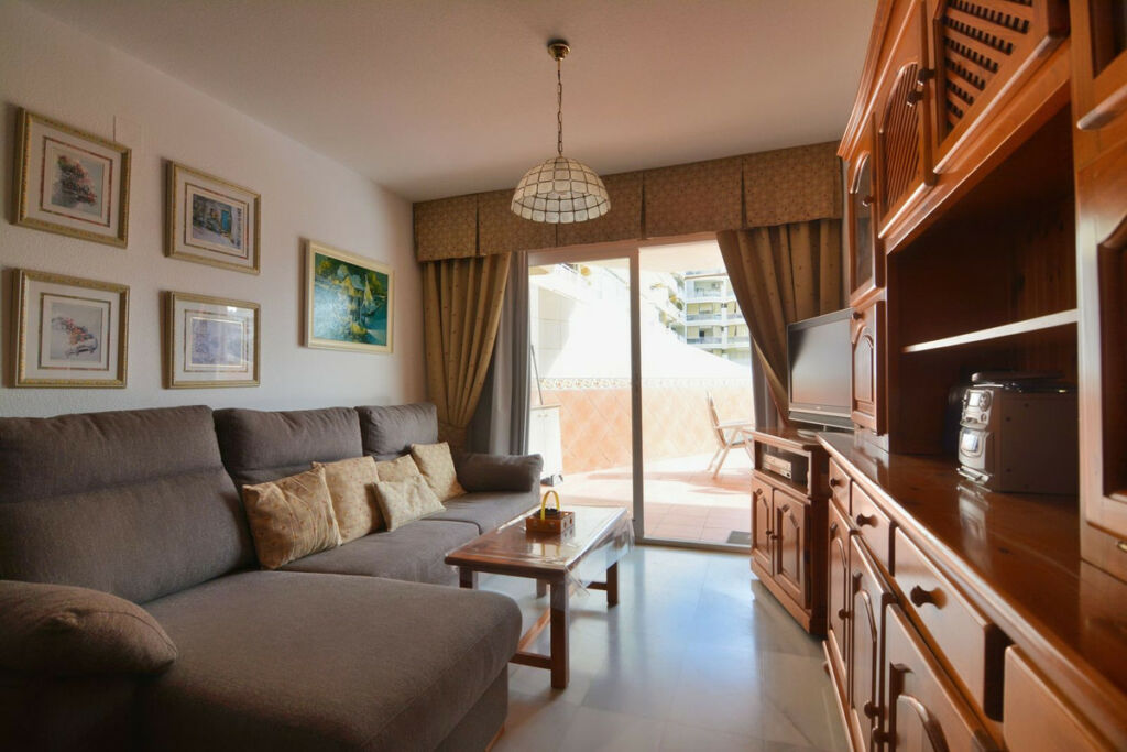Middle Floor Apartment Los Boliches Málaga - image 6