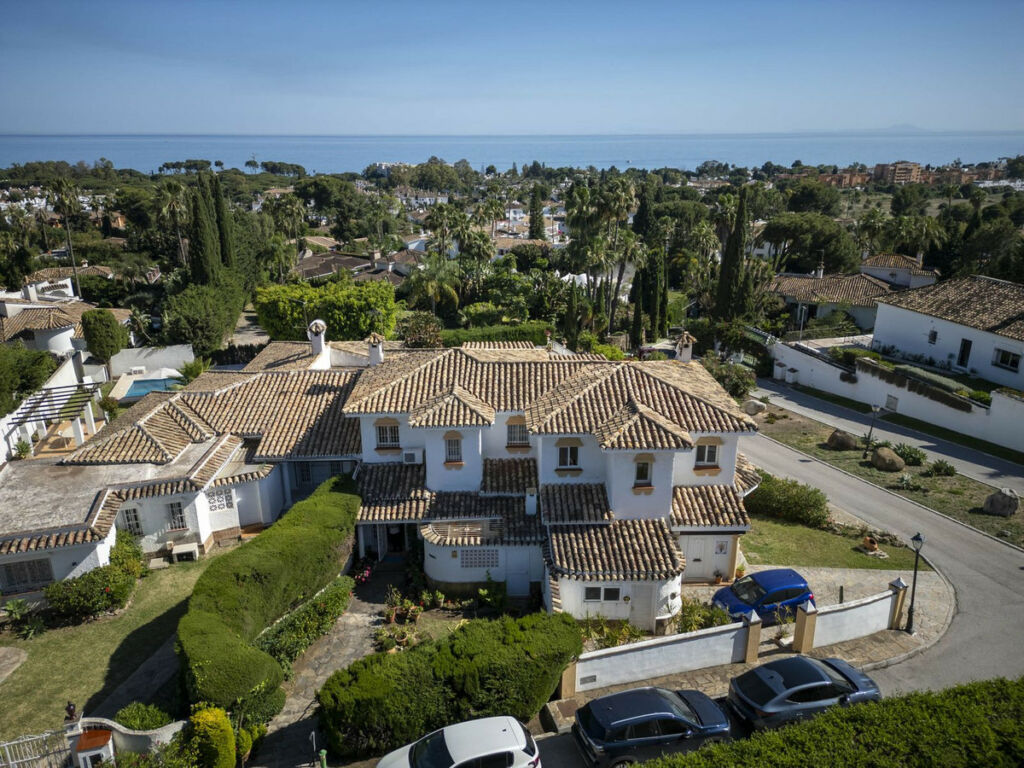 Townhouse El Paraiso Málaga - image 61
