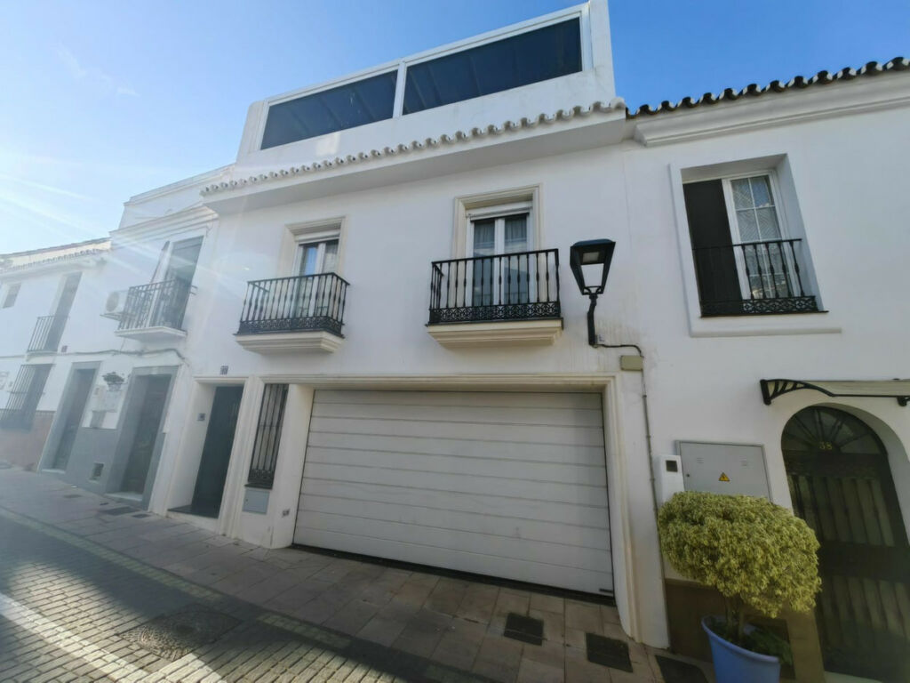 Detached Villa Estepona Málaga - image 67