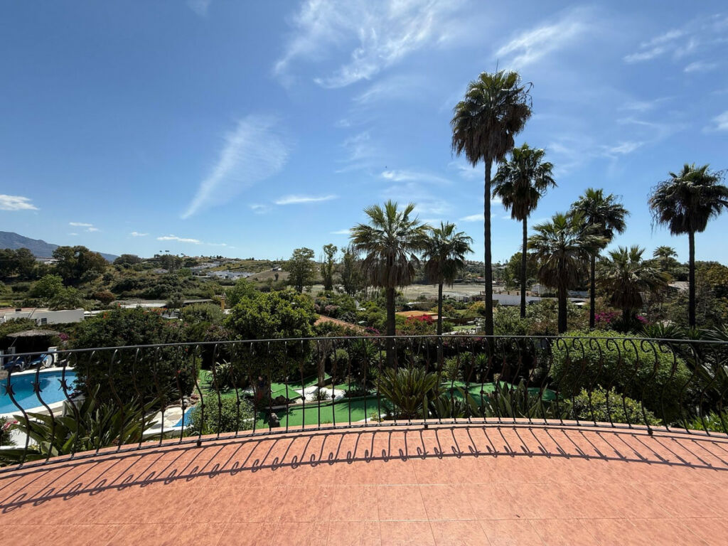 Detached Villa Guadalmina Alta Málaga - image 7
