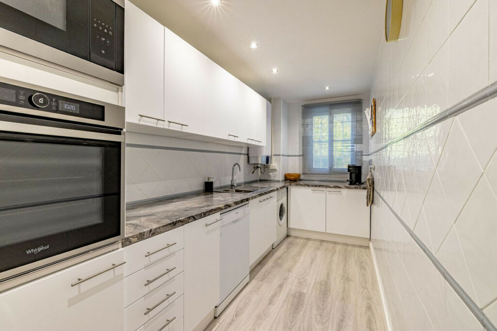 Ground Floor Apartment Cabopino Málaga - image 7