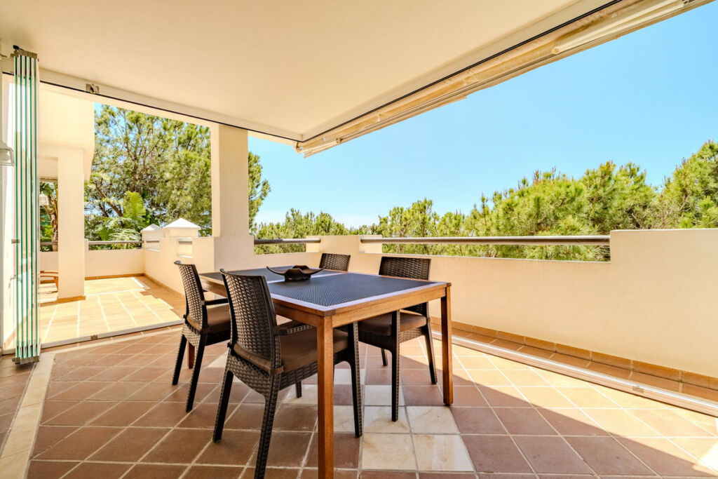 Ground Floor Apartment Río Real Málaga - image 7