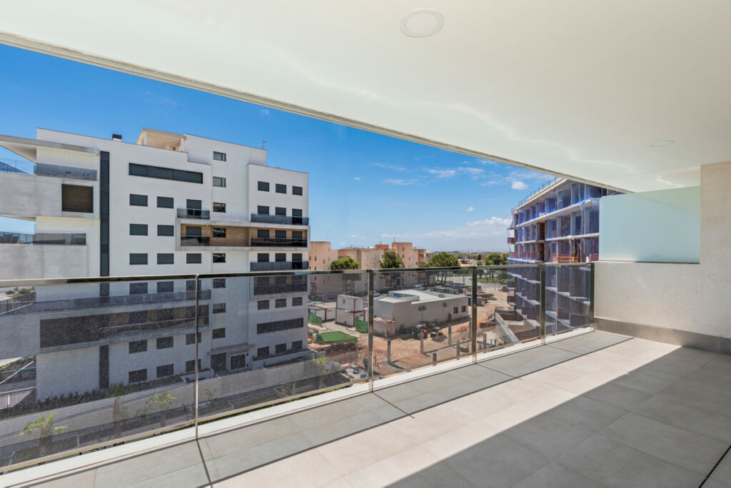 Middle Floor Apartment Campoamor Alicante - image 7