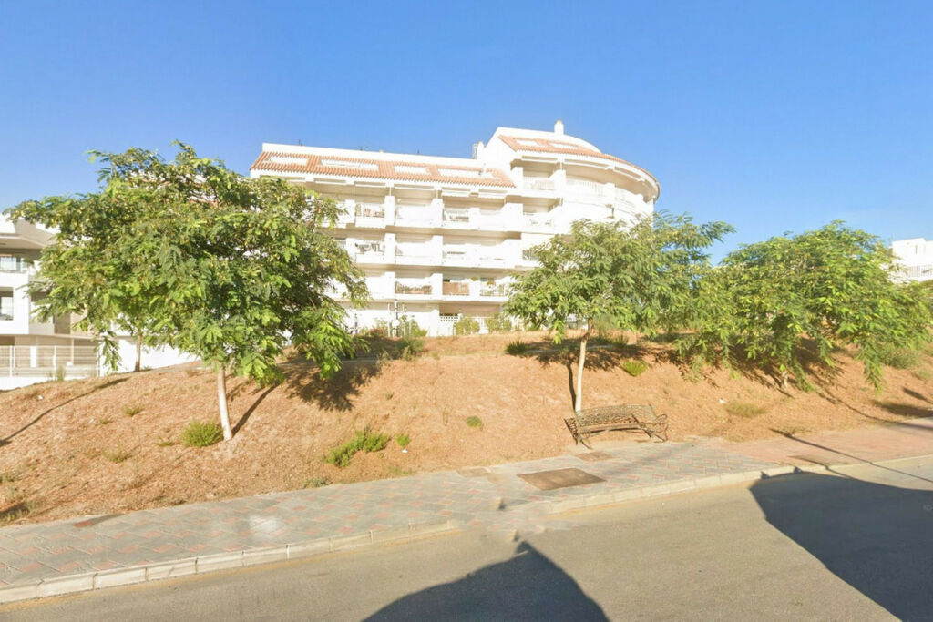 Middle Floor Apartment Fuengirola Málaga - image 7