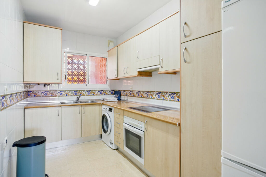 Middle Floor Apartment Reserva de Marbella Málaga - image 6