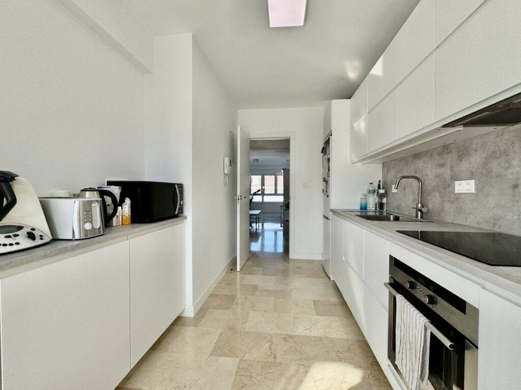Middle Floor Apartment Fuengirola Málaga - image 10