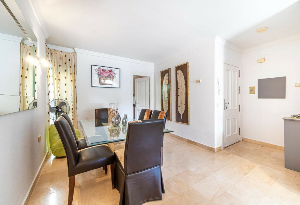 Ground Floor Apartment La Quinta Málaga - image 7
