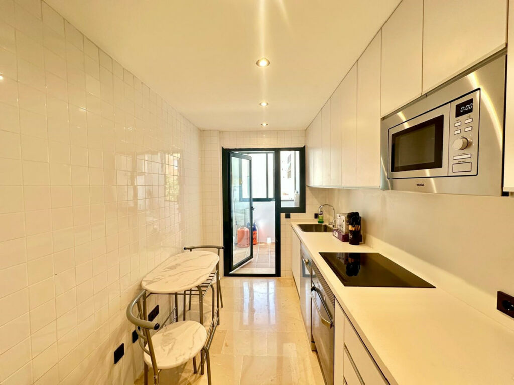 Middle Floor Apartment San Pedro de Alcántara Málaga - image 7